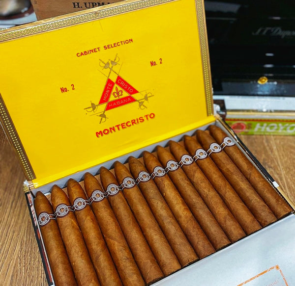 MONTECRISTO NO. 2 (Single Cigar) Rated No 1 Cigar of the Year 2013